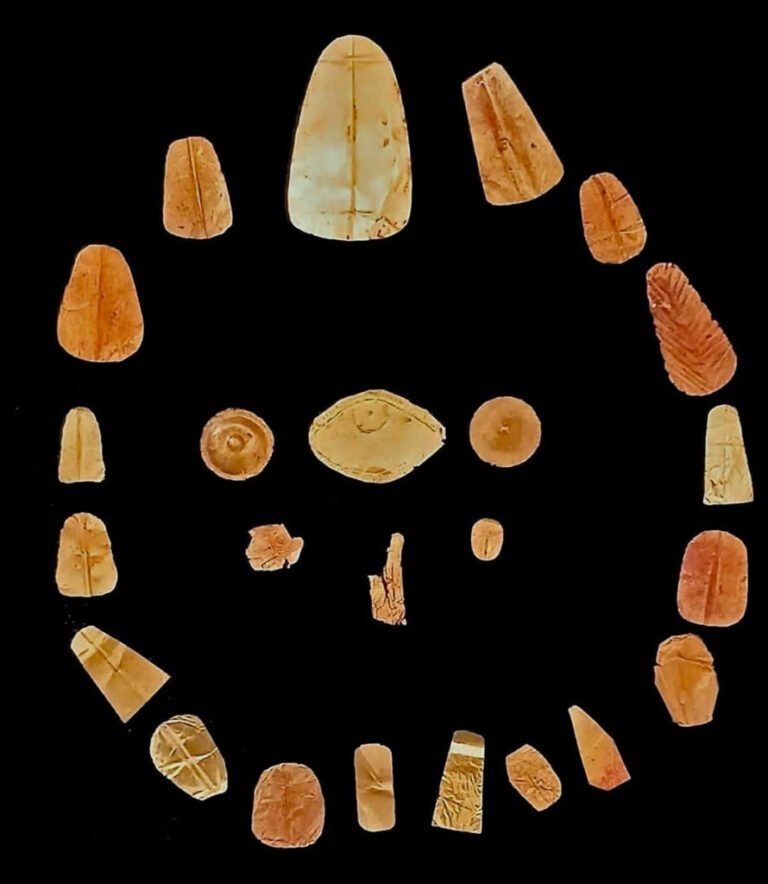 gold tongue amulet