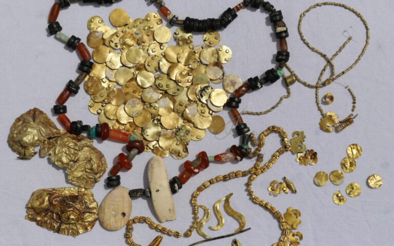 Scythian gold jewelery